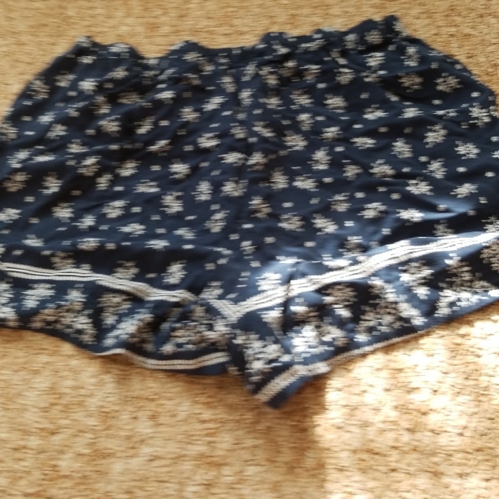 Shorts - Picture 2 of 2